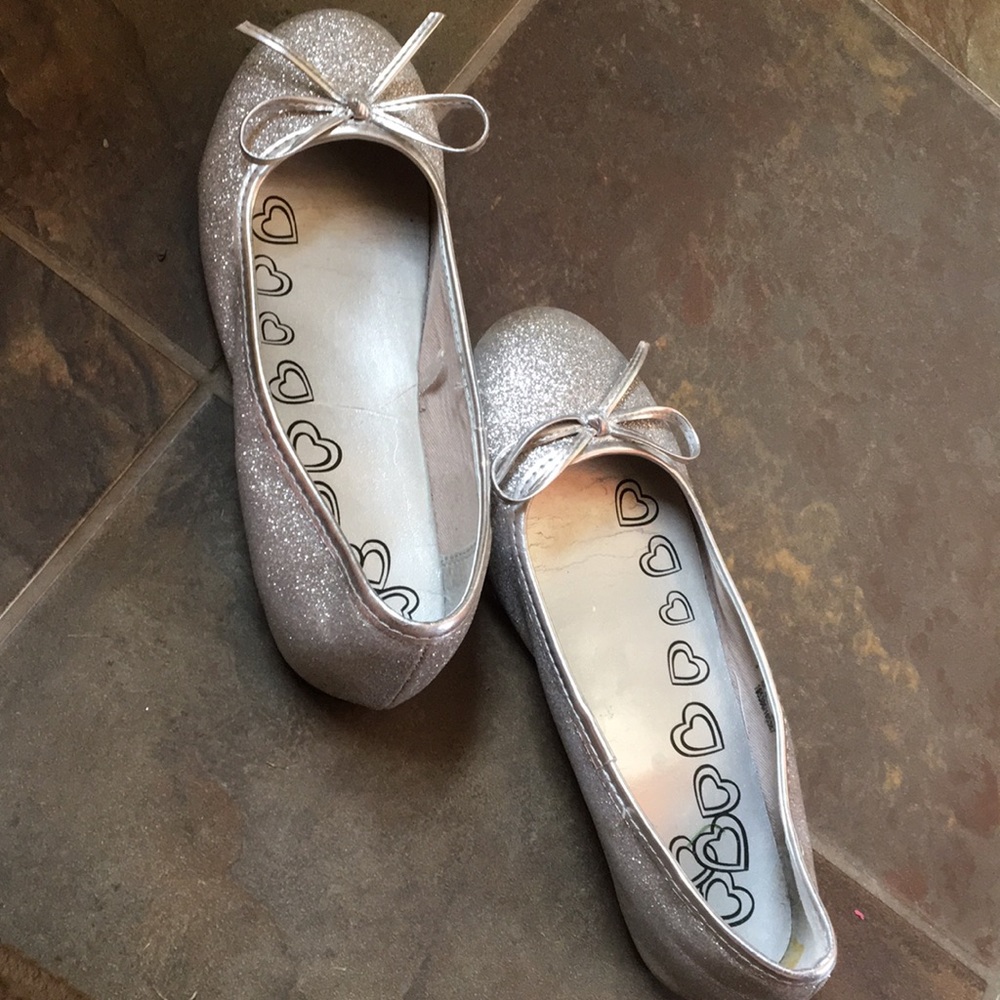 Dressy shoes with silver sparkles